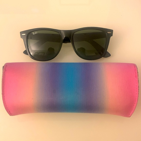 Ray-Ban Wayfarers Original Black Sunglasses - Picture 9 of 13